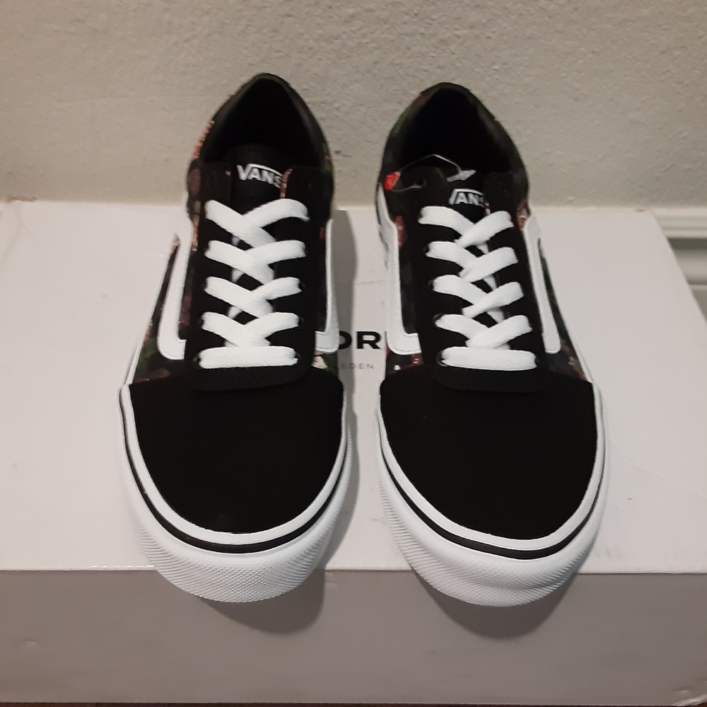 Vans - Picture 3 of 4